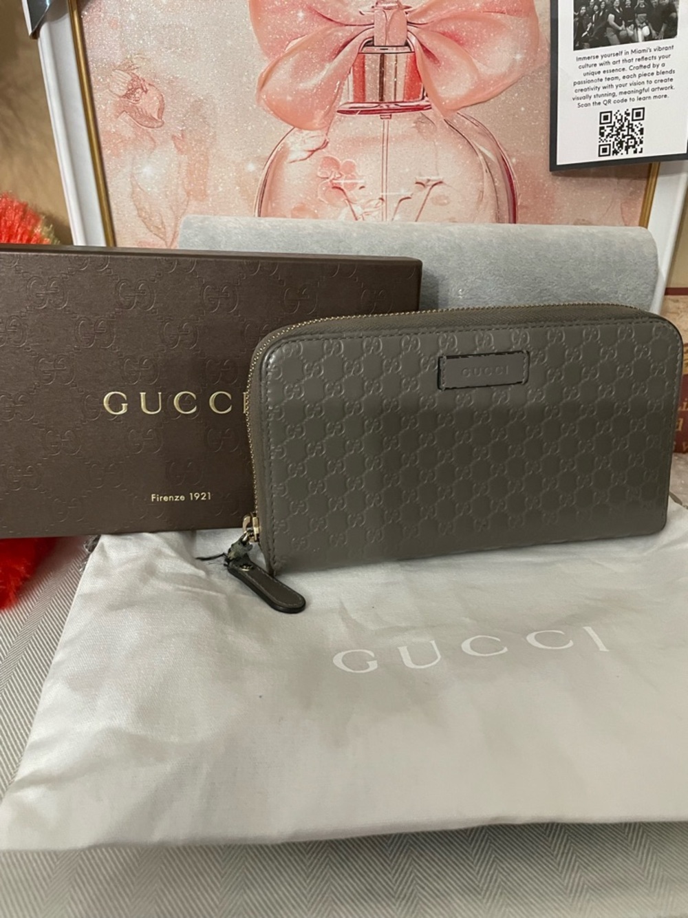Gucci dark gray  GG micro Guccissima Embossed Zip-Around Wallet with box